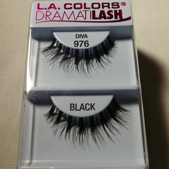 Lashes L.A. Colors DramatiLash Lashes Black Dolly 973 - Picture 1 of 3